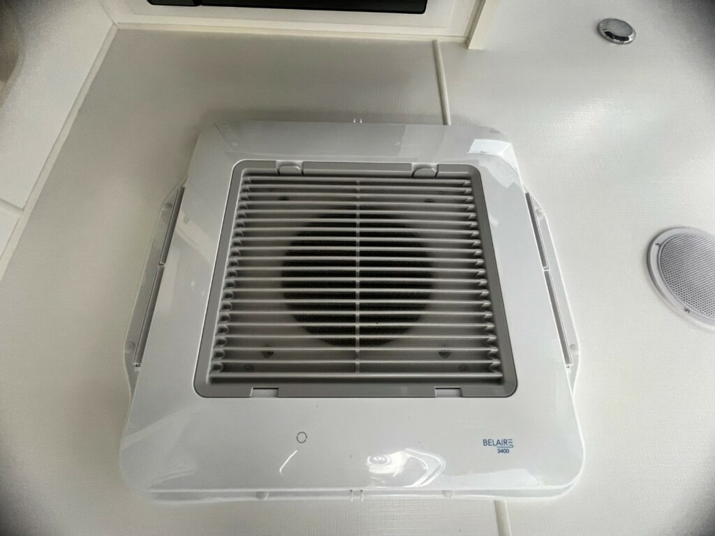 20230827_032645969_iOS